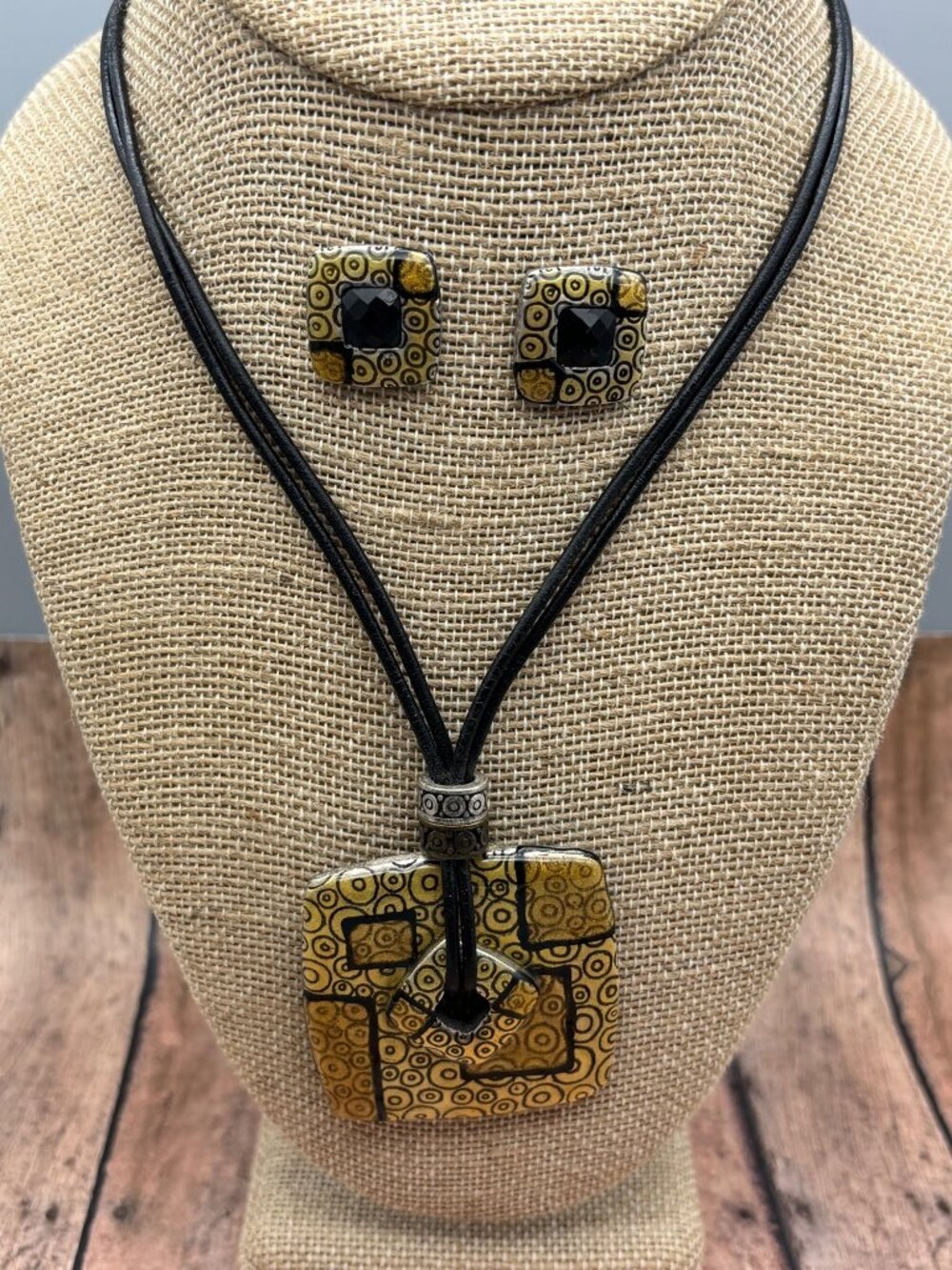 Chico's Necklace & Earrings Set Gold Enameled Geo Print Pendant Art Nouveau